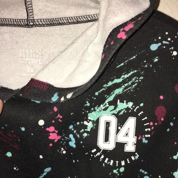 JUSTICE Sweatshirt and T-Shirt - Picture 4 of 11
